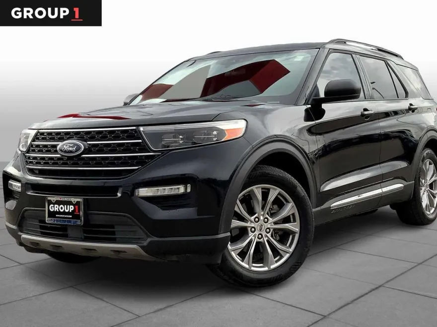 2020 Ford Explorer XLT photo 1