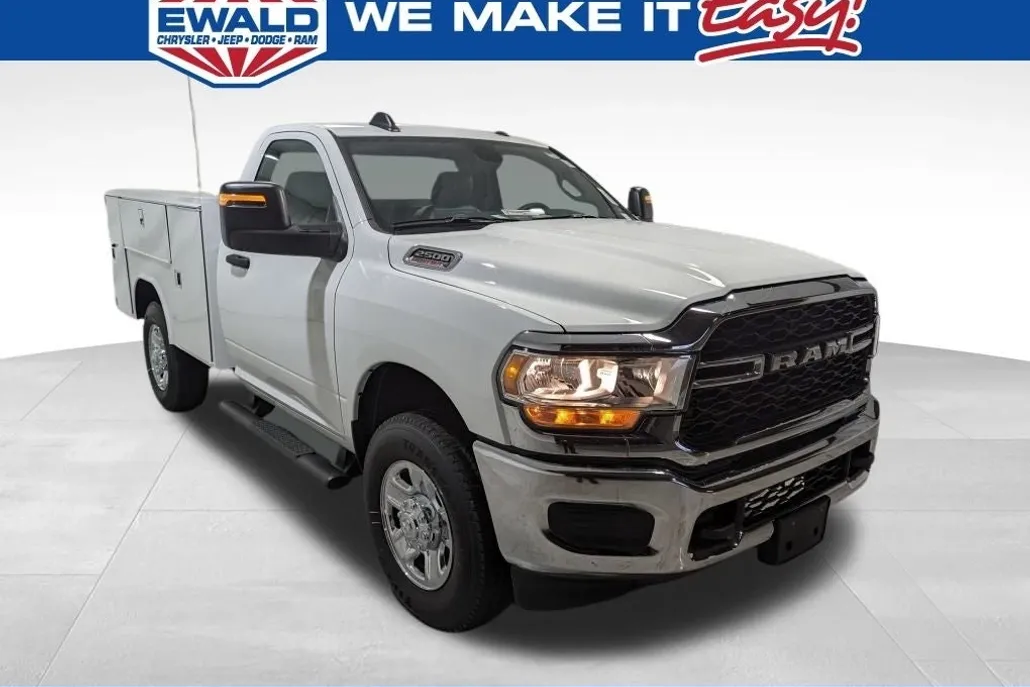 2023 Ram 2500 Tradesman photo 1