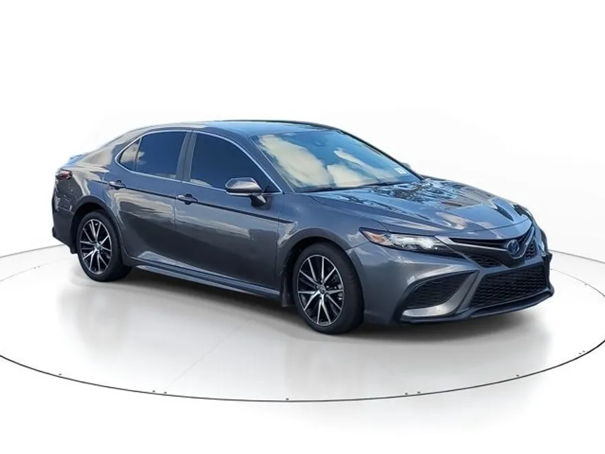2023 Toyota Camry Hybrid SE photo 1