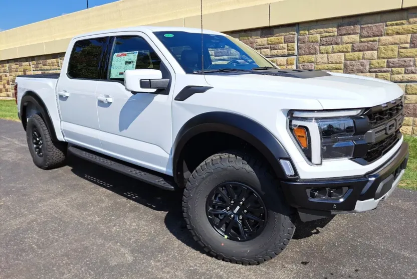 2025 Ford F-150 Raptor photo 1