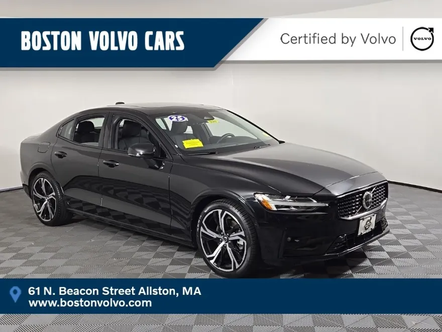 2025 Volvo S60 B5 AWD Plus photo 1