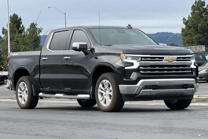 2025 Chevrolet Silverado 1500 LTZ photo 1