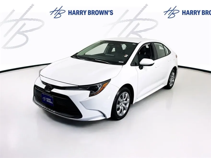 2024 Toyota Corolla LE photo 1