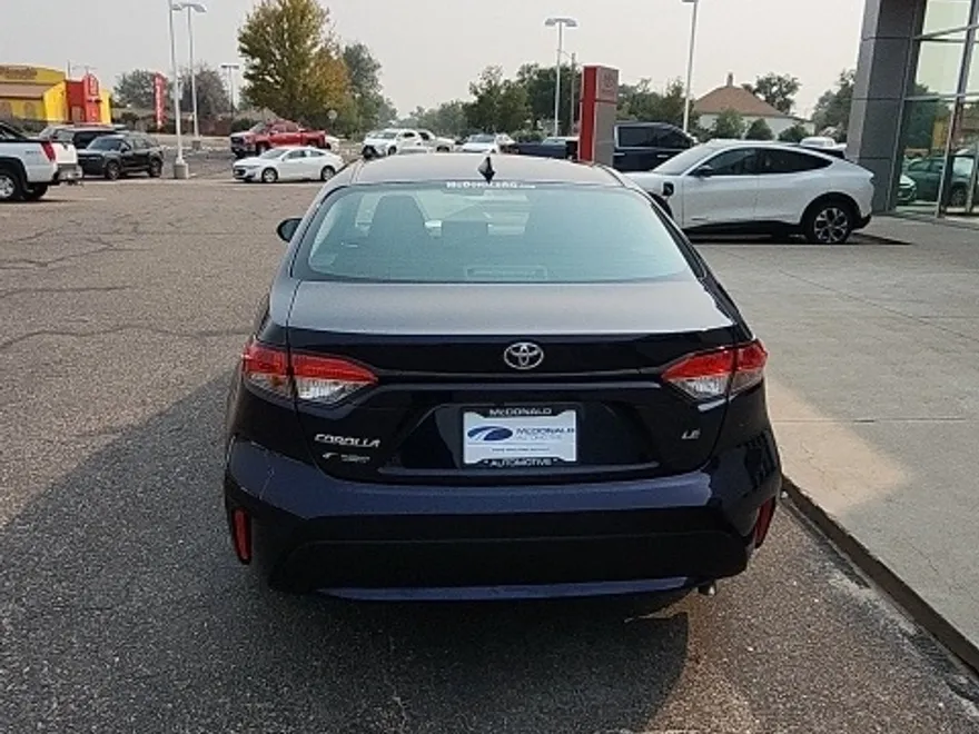 2021 Toyota Corolla LE photo 1