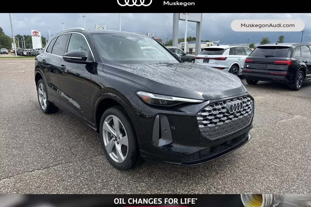 2025 Audi Q5 2.0T Premium Plus photo 1