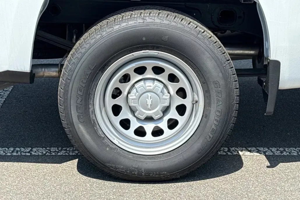 2025 Chevrolet Silverado 1500 photo 1
