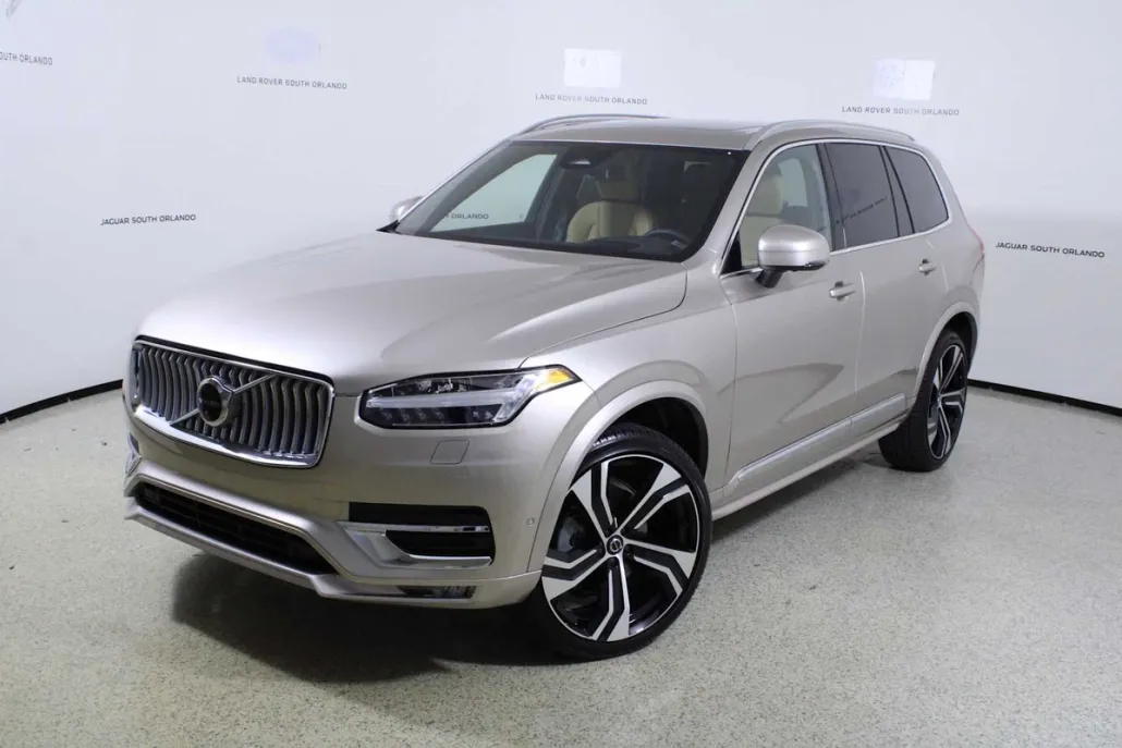 2025 Volvo XC90 AWD photo 1