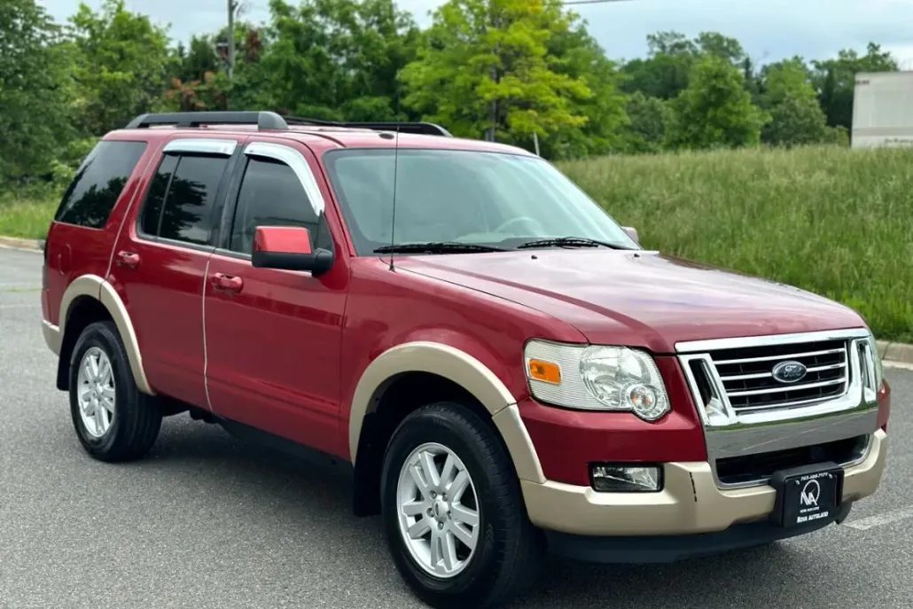 2010 Ford Explorer Eddie Bauer Sport photo 1