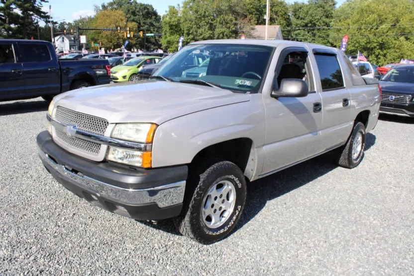 2004 Chevrolet Avalanche photo 1