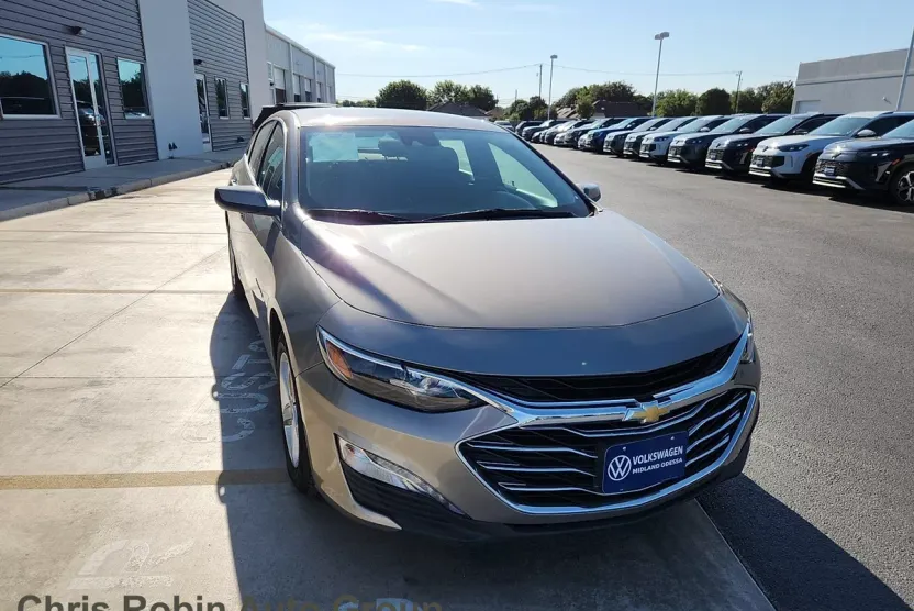 2023 Chevrolet Malibu 1LT photo 1