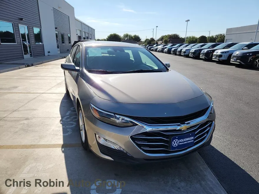 2023 Chevrolet Malibu 1LT photo 1