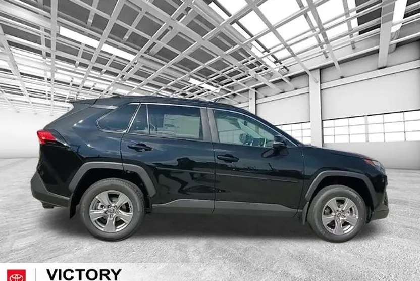2025 Toyota RAV4 XLE photo 1