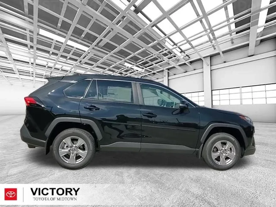 2025 Toyota RAV4 XLE photo 1