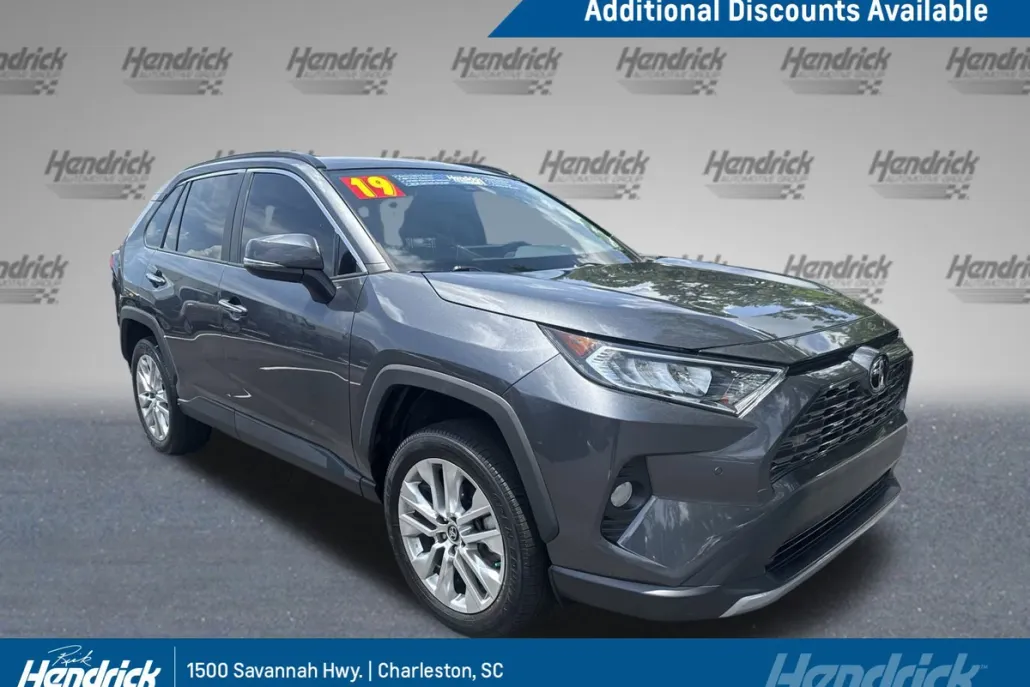 2019 Toyota RAV4 Limited photo 1