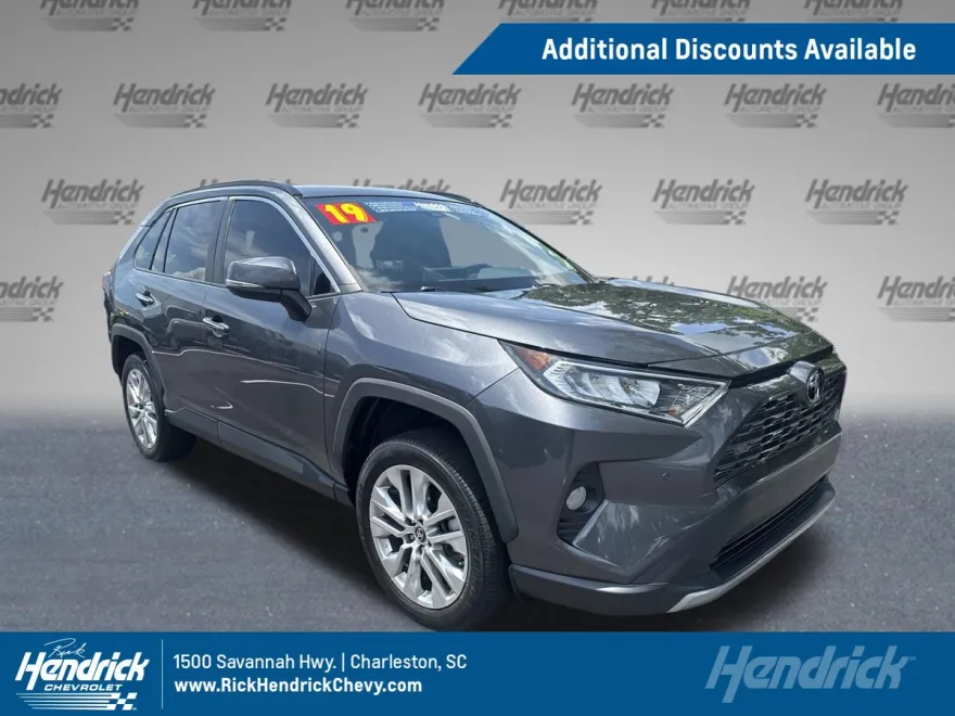 2019 Toyota RAV4 Limited photo 1