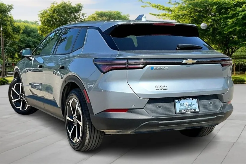 2025 Chevrolet Equinox EV 1LT photo 1
