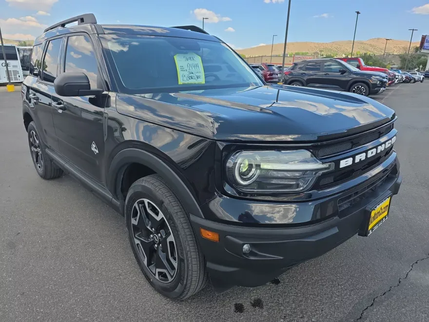 2023 Ford Bronco Sport Outer Banks photo 1