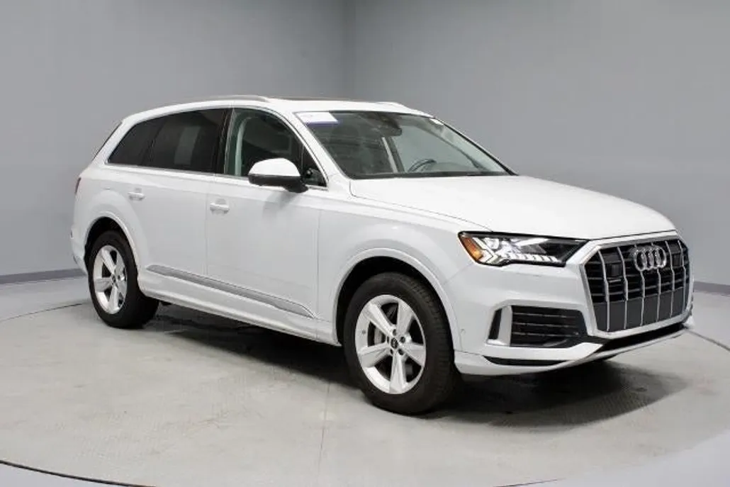 2024 Audi Q7 45 Premium Plus photo 1