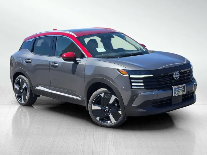 2025 Nissan Kicks SR photo 1