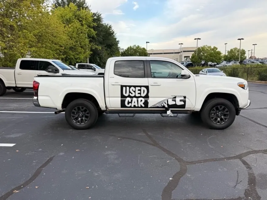 2023 Toyota Tacoma SR5 V6 photo 1