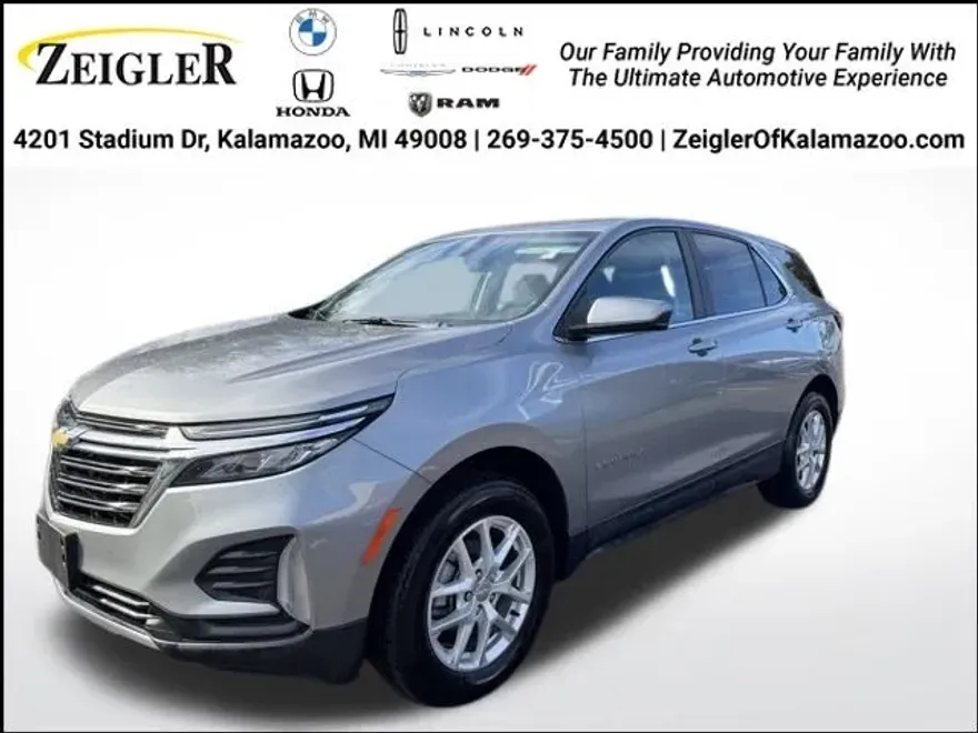 2023 Chevrolet Equinox LT photo 1
