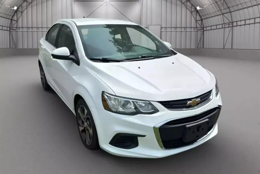 2020 Chevrolet Sonic Premier photo 1