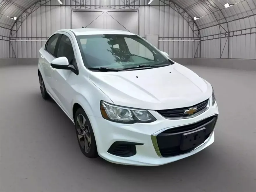 2020 Chevrolet Sonic Premier photo 1