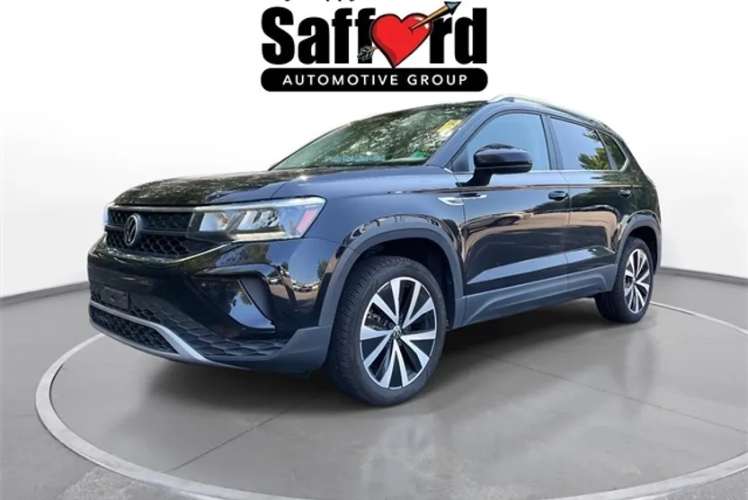 2022 Volkswagen Taos SE photo 1