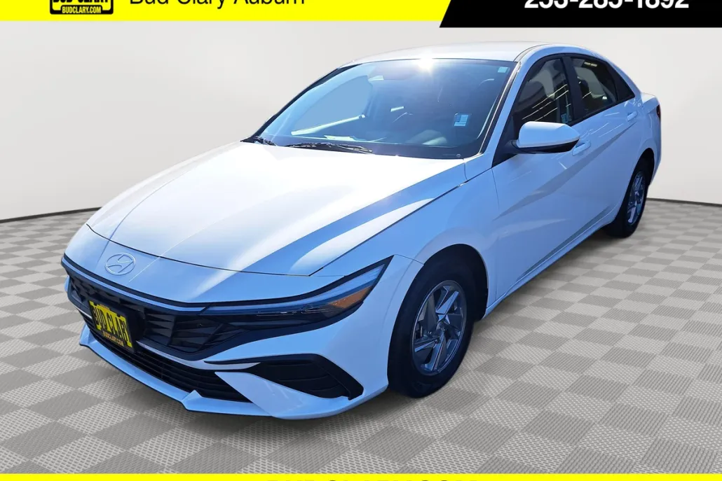 2024 Hyundai Elantra SE photo 1