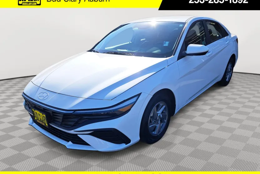 2024 Hyundai Elantra SE photo 1