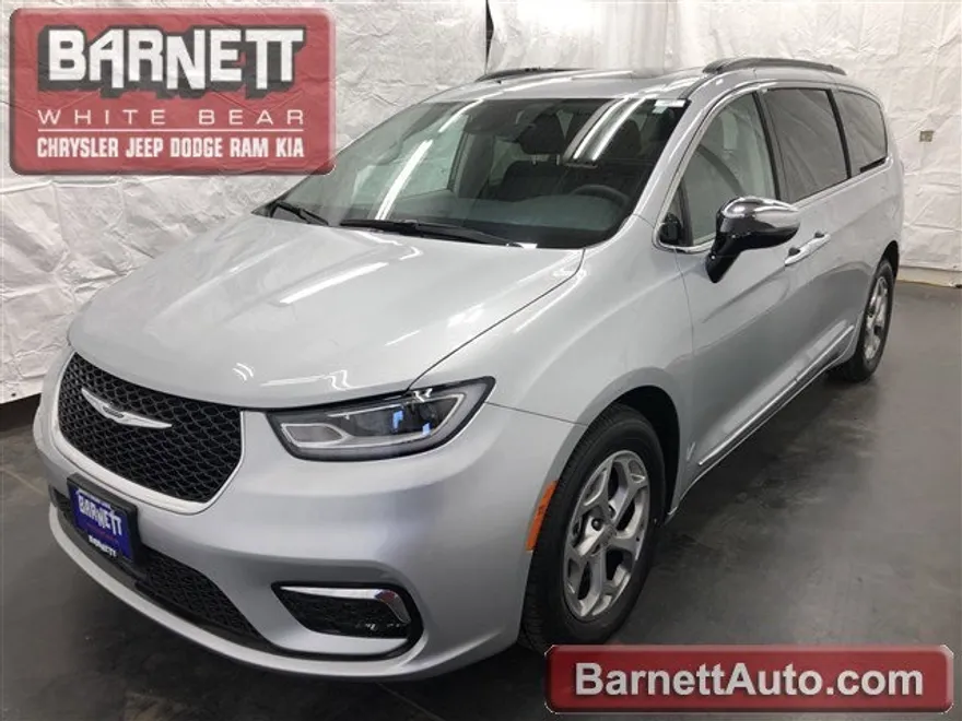 2023 Chrysler Pacifica Limited photo 1