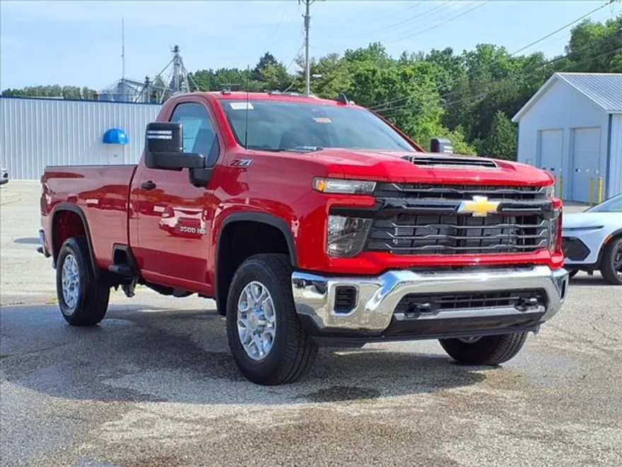 2025 Chevrolet Silverado 3500HD photo 1
