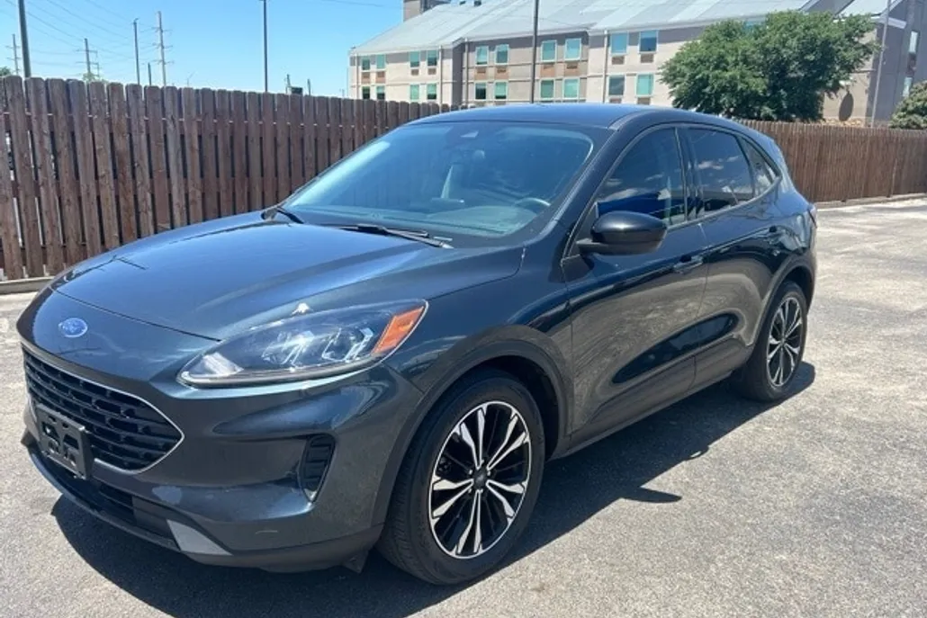 2022 Ford Escape SE photo 1