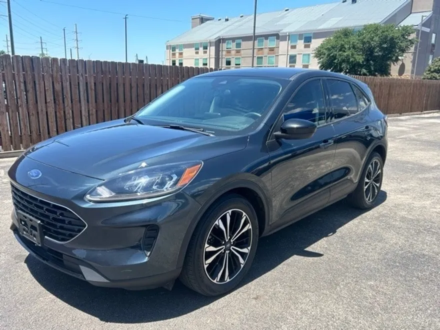 2022 Ford Escape SE photo 1