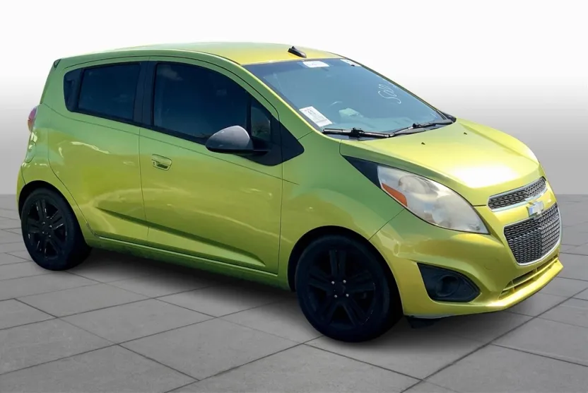 2013 Chevrolet Spark LT photo 1