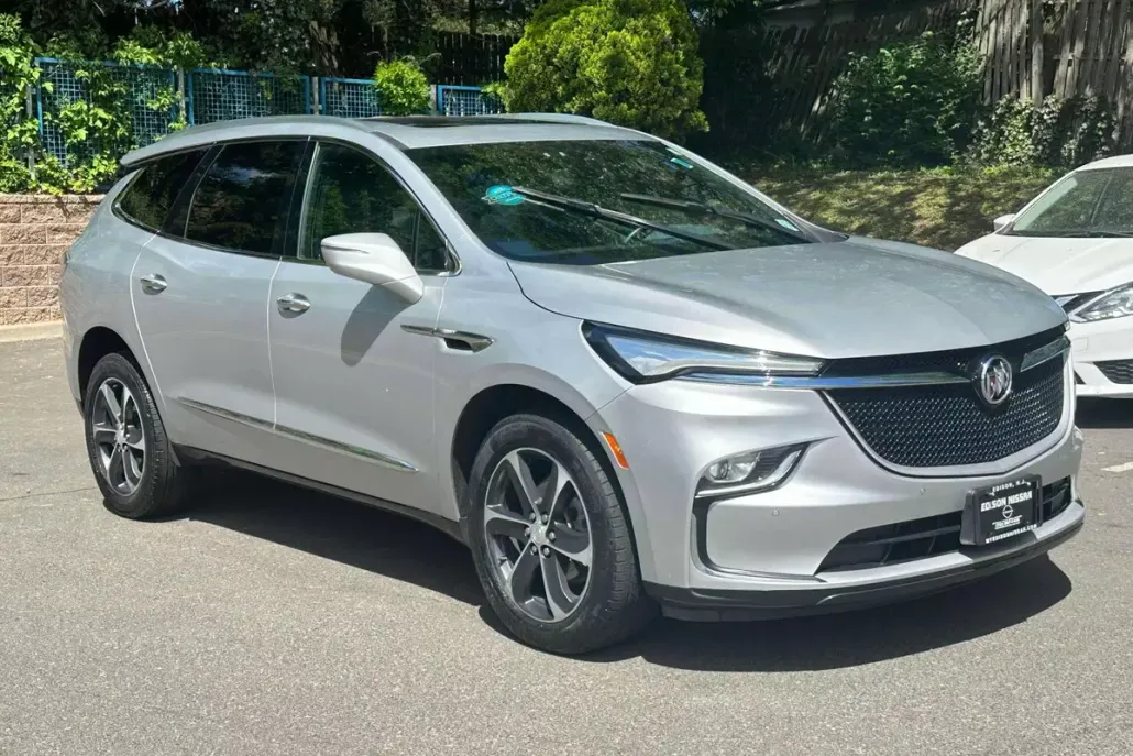 2022 Buick Enclave Essence photo 1
