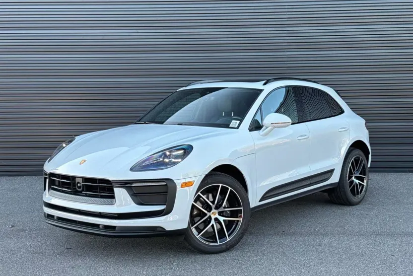 2025 Porsche Macan S photo 1