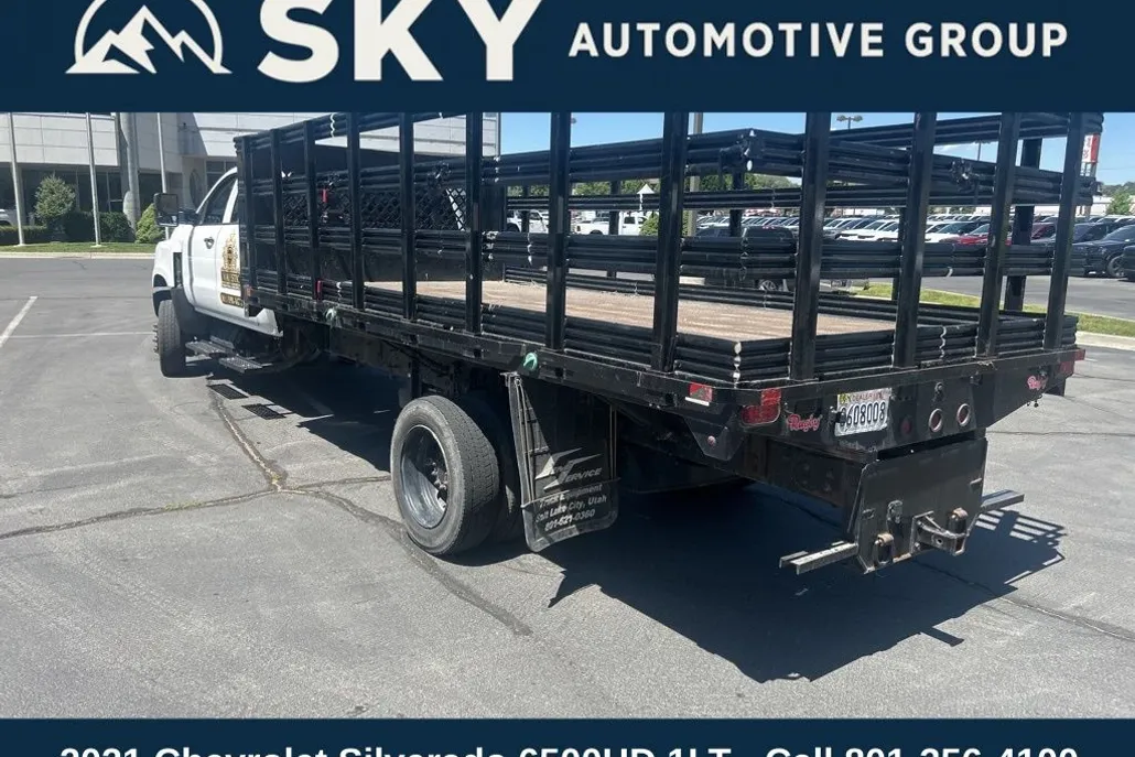 2021 Chevrolet Silverado 6500HD LT photo 1