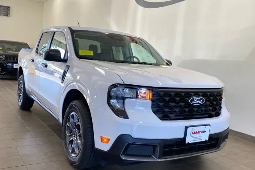 2025 Ford Maverick XLT photo 1