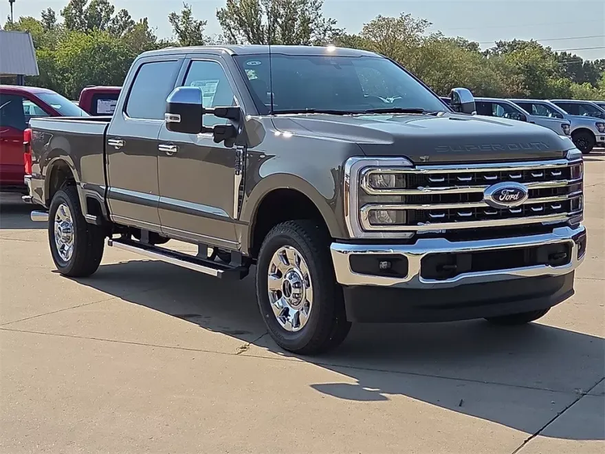 2026 Ford F-250 Lariat photo 1