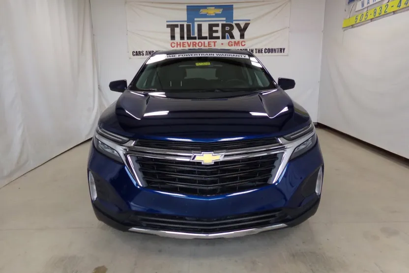 2023 Chevrolet Equinox LT photo 1