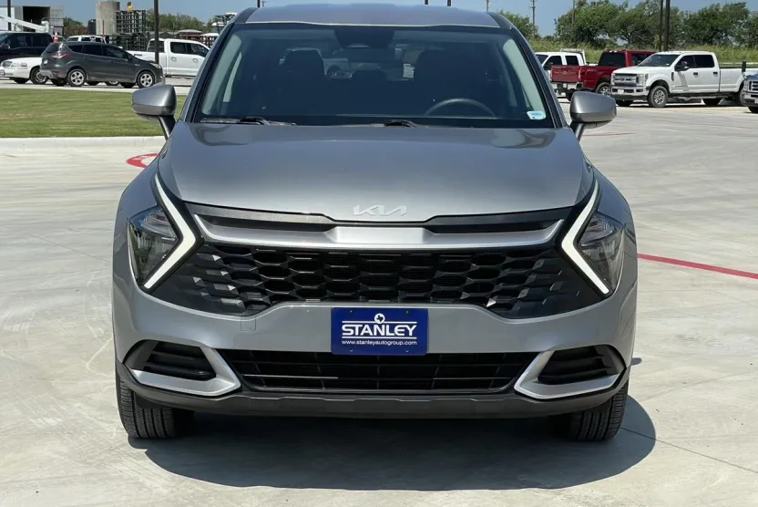 2023 Kia Sportage LX photo 1