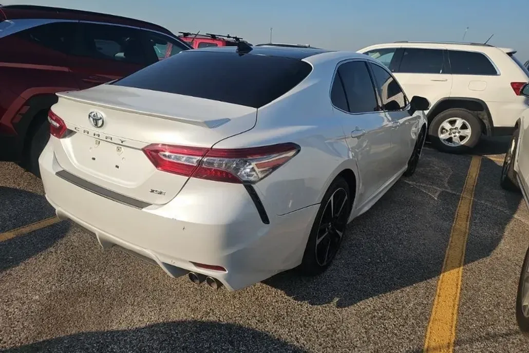 2019 Toyota Camry XSE V6 photo 1