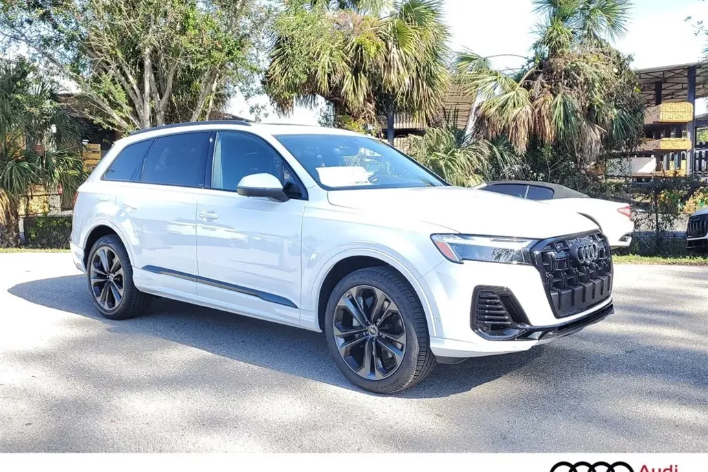2025 Audi Q7 55 Premium Plus photo 1