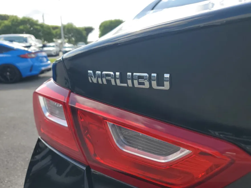 2024 Chevrolet Malibu 1LT photo 1