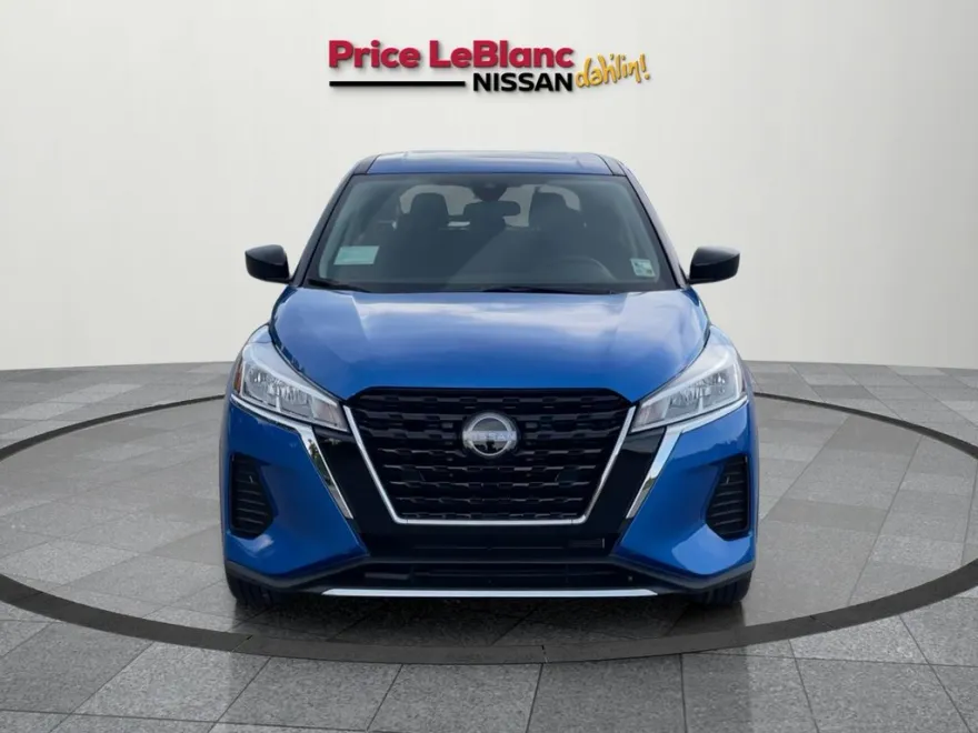 2025 Nissan Kicks Play S photo 1