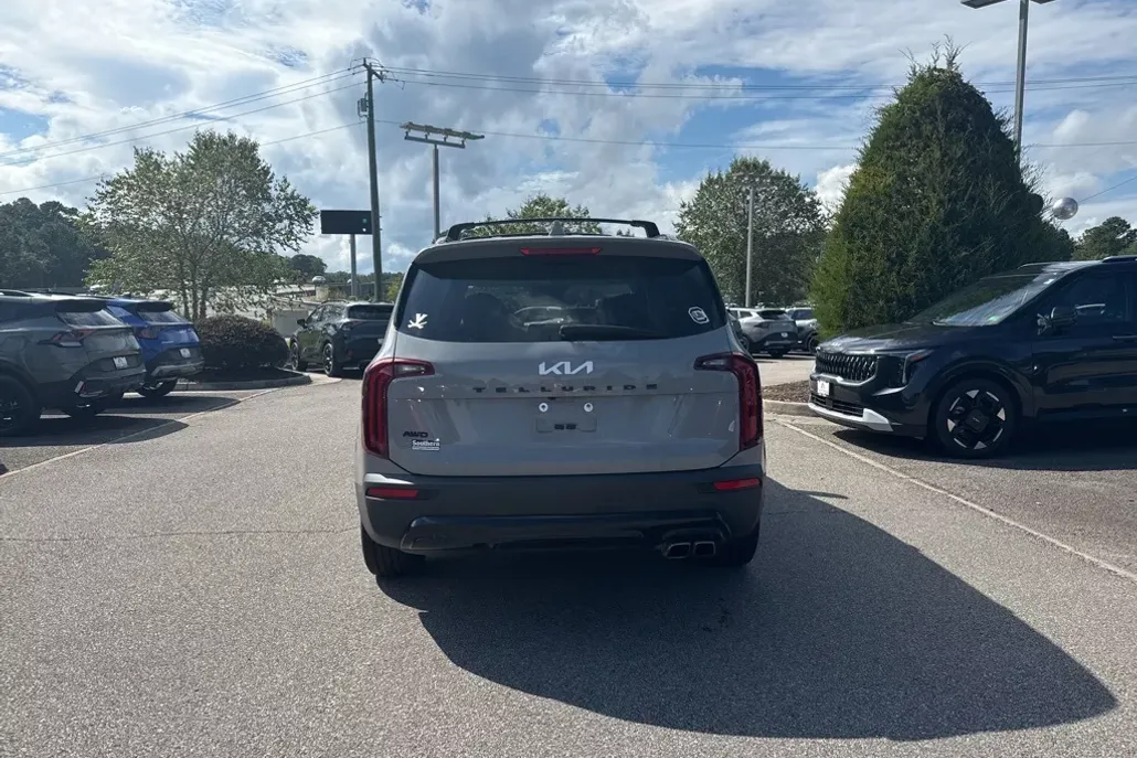 2022 Kia Telluride SX photo 1