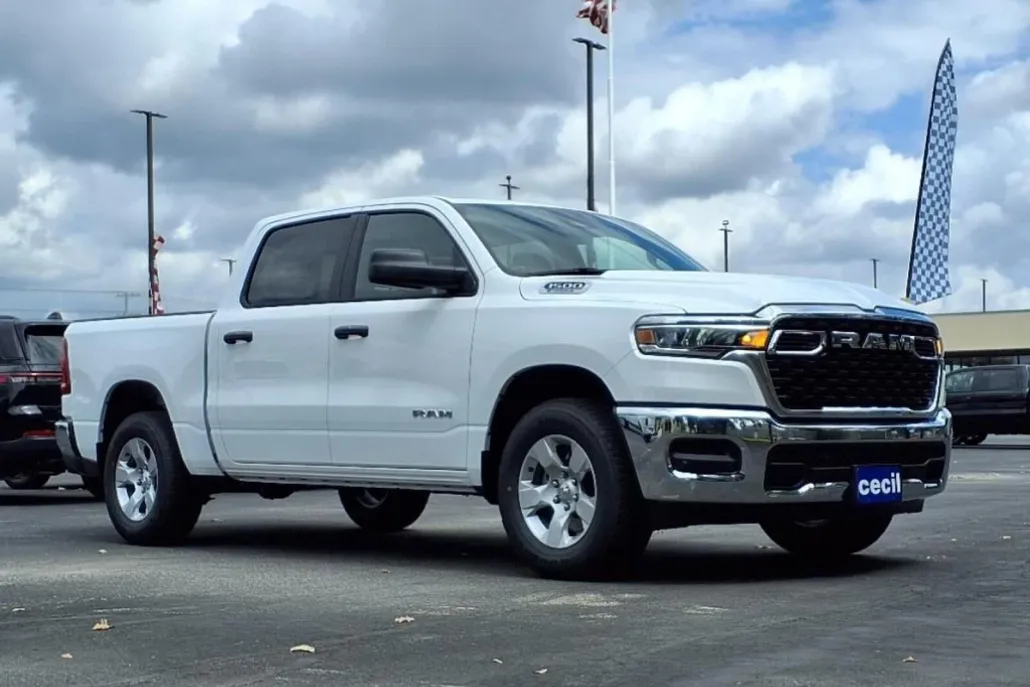 2025 Ram 1500 Tradesman photo 1