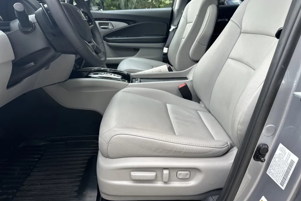 2022 Honda Pilot Touring photo 1