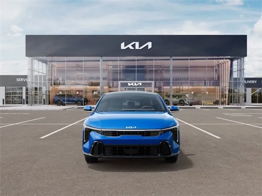 2025 Kia K4 GT-Line Turbo photo 1